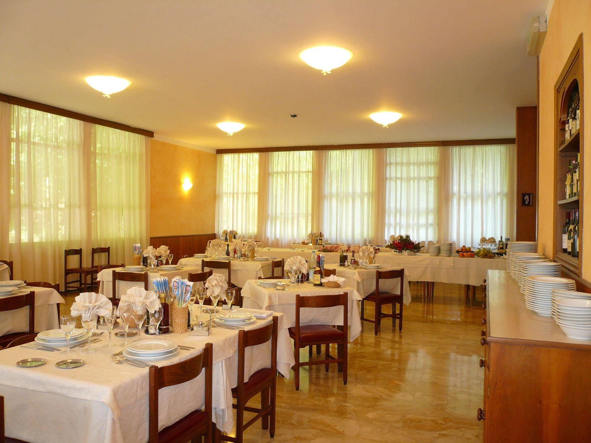 Albergo Ariston Tabiano Terme Екстериор снимка